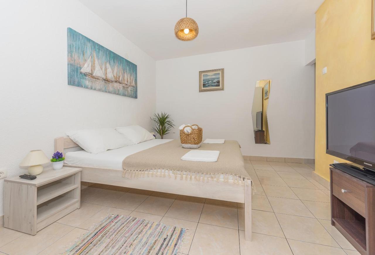 Apartmani Vukusic Promajna Εξωτερικό φωτογραφία