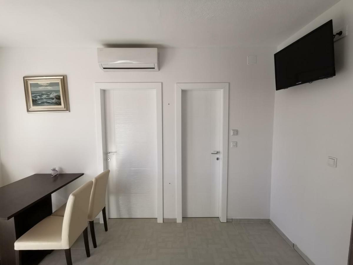 Apartmani Vukusic Promajna Εξωτερικό φωτογραφία