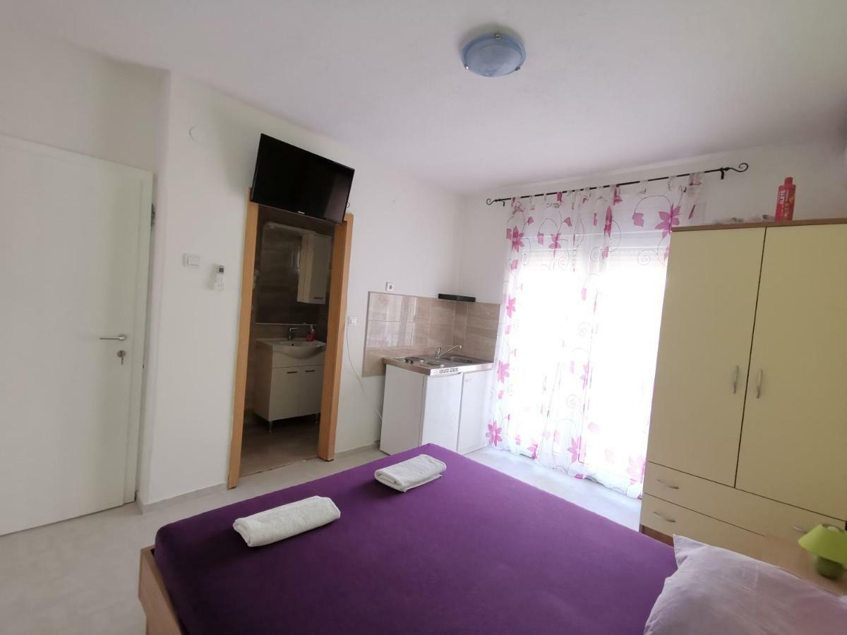 Apartmani Vukusic Promajna Εξωτερικό φωτογραφία