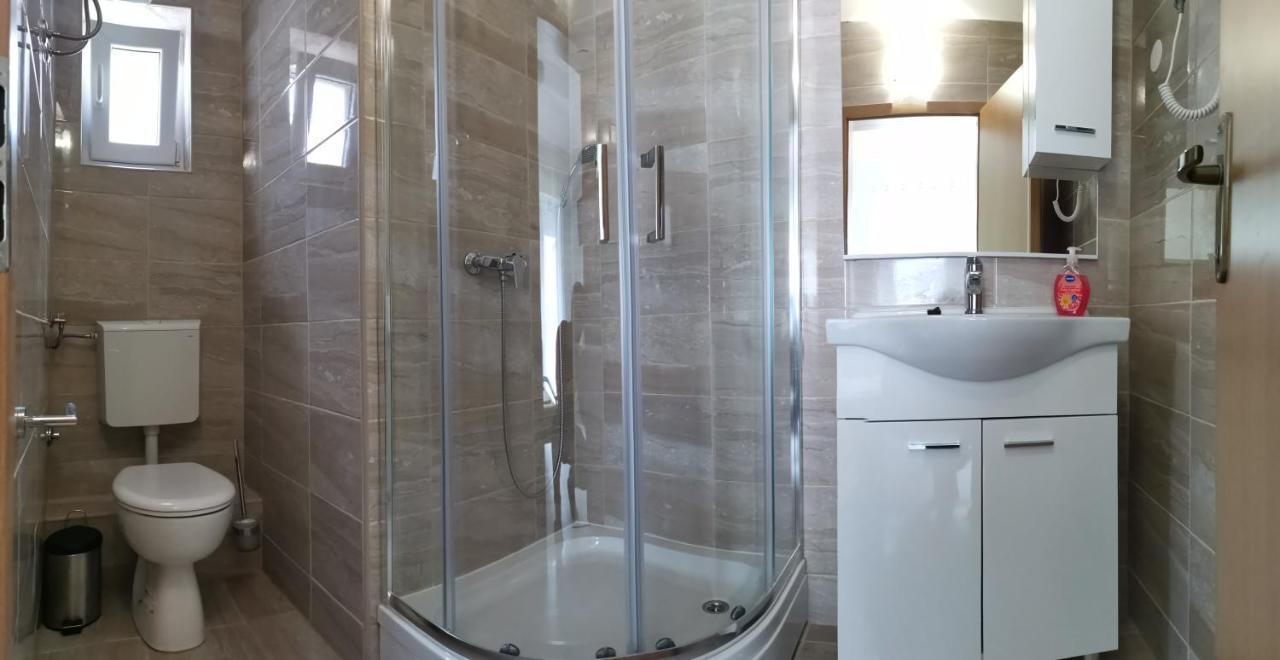 Apartmani Vukusic Promajna Εξωτερικό φωτογραφία